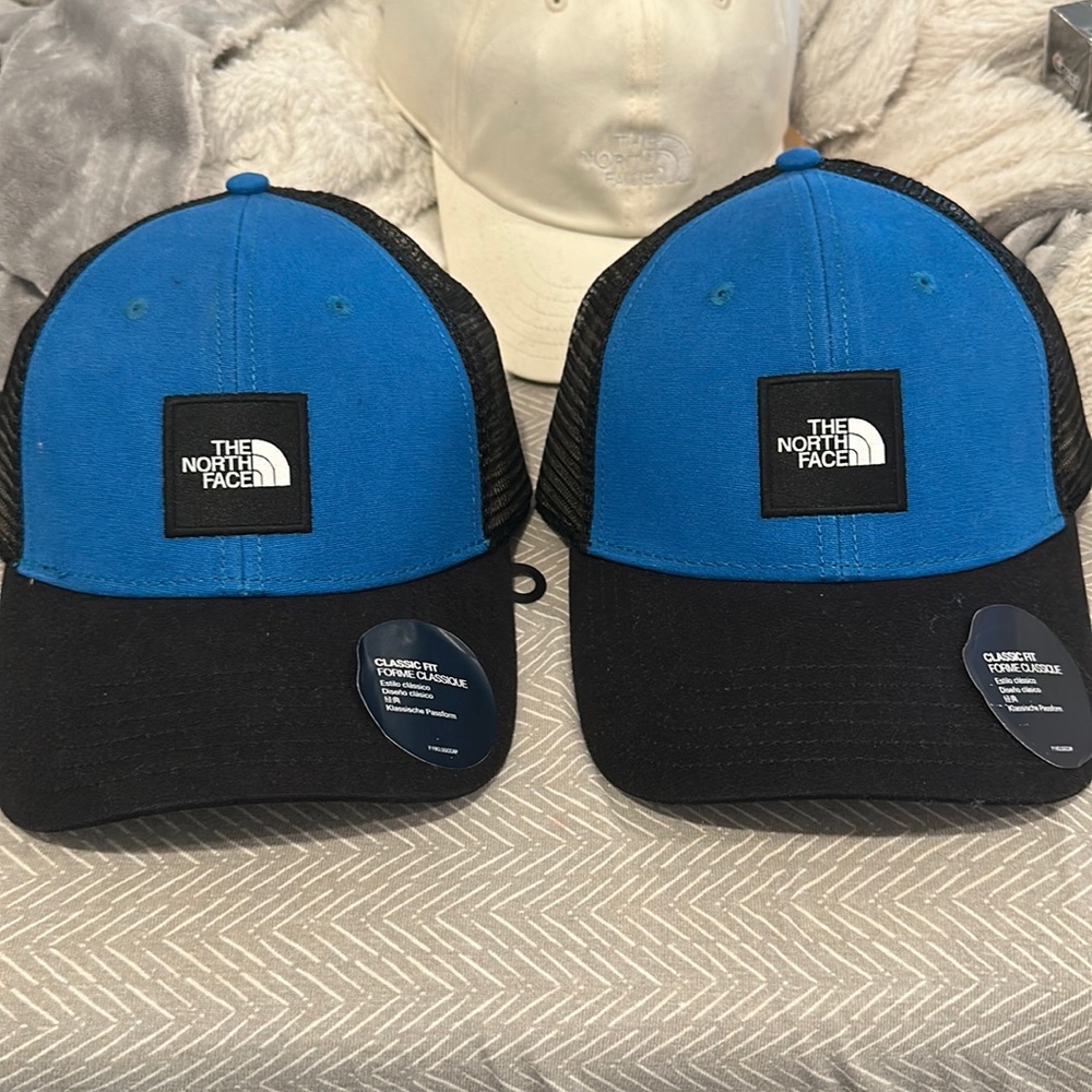 The North Face Mudder Trucker Hat set of 2